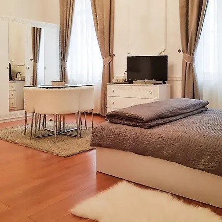 Apartman ékszerdoboz A Budai Vár Alatt *